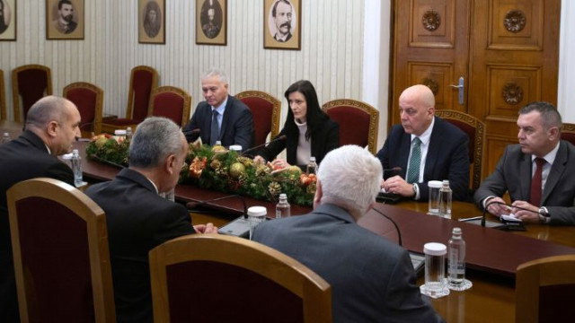 Президентът Румен Радев проведе среща с вицепремиера и министър на